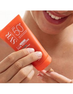 SVR SUN SECURE Blur SPF50+... 2